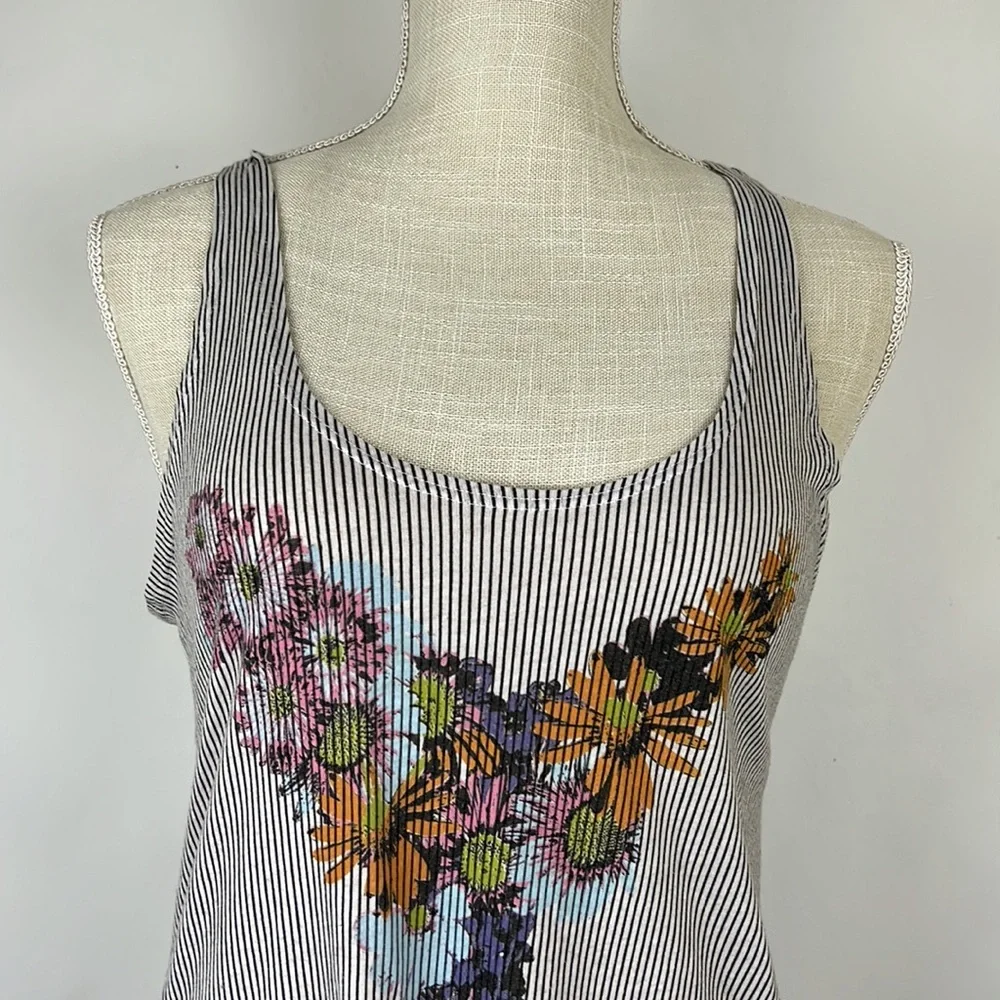 URBAN OUTFITTERS tank striped with floral design. Handmade. L - Picture 2 of 9